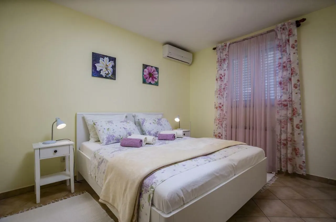 Apartments Ella Rovinj